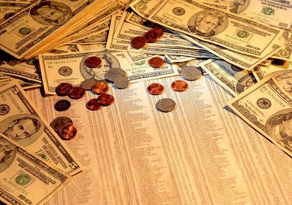 美联储，困在特朗普的政策里